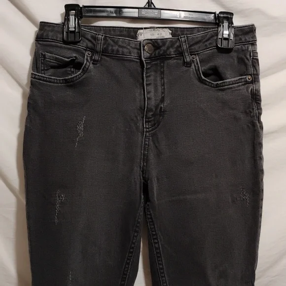 Free People Great Heights Fringed Hem Black Jeans Sz.29 Hardly Worn (A-72) - Picture 2 of 10